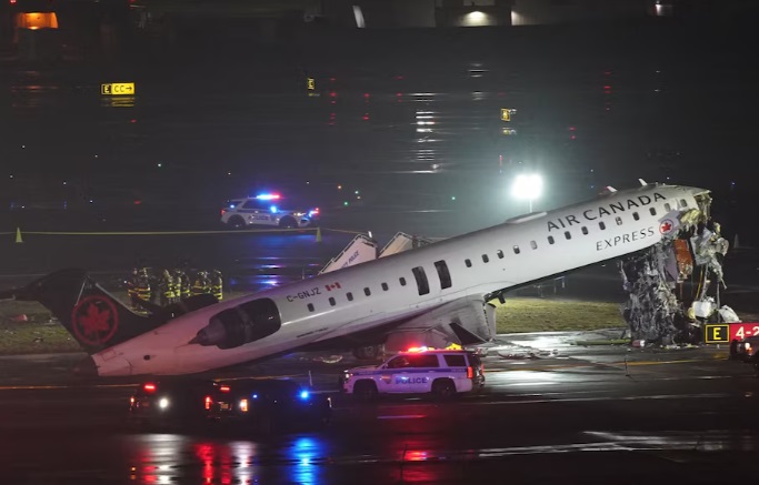 Air Canada plane LaGuardia collision